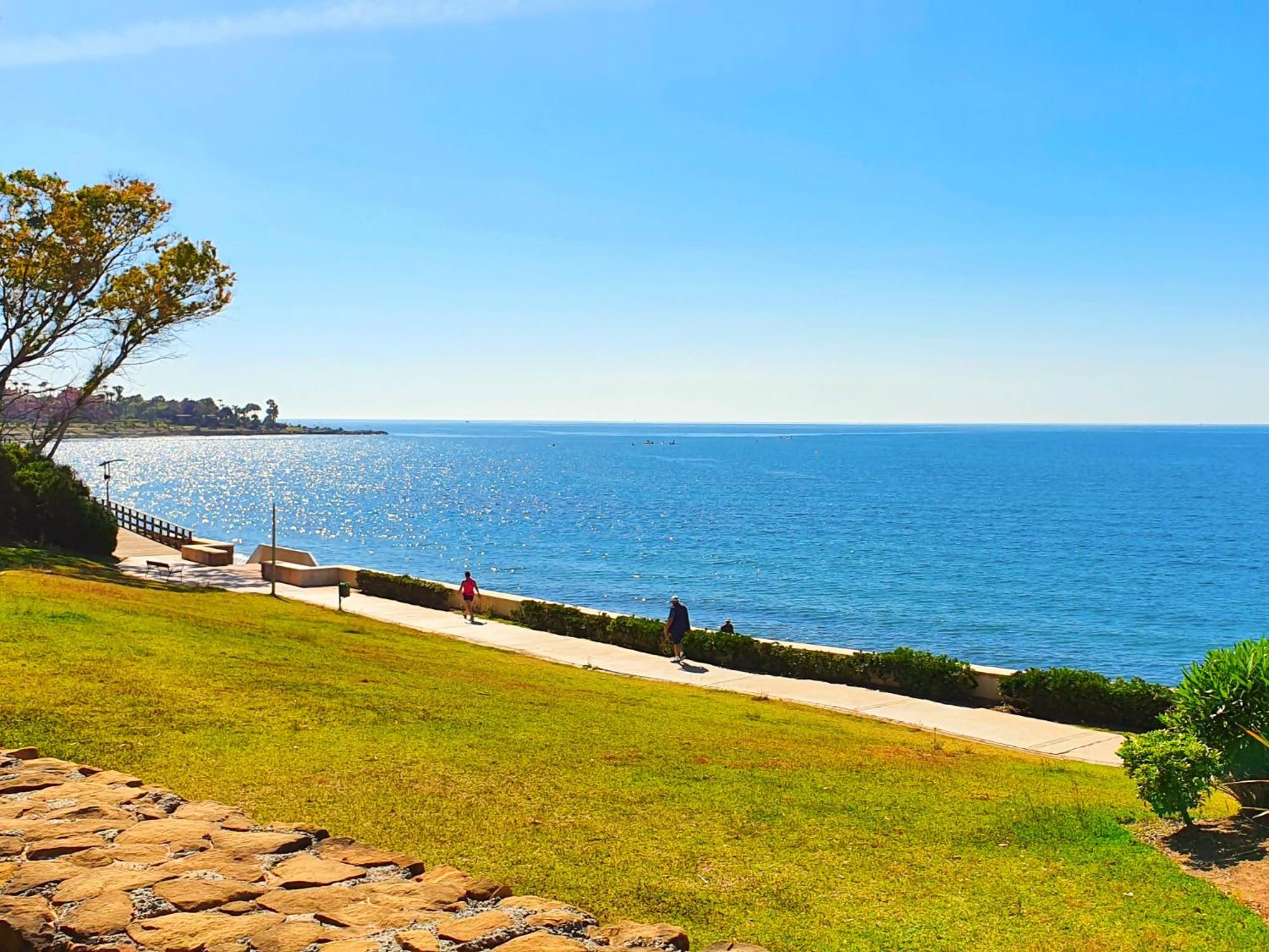 Luxury Frontline Residence Ehhouse Estepona Exterior photo